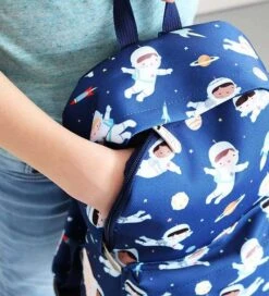A Little Lovely Company Kleuterrugzak - Astronaut - Blauw -A Little Lovely Company Winkel YO972 2