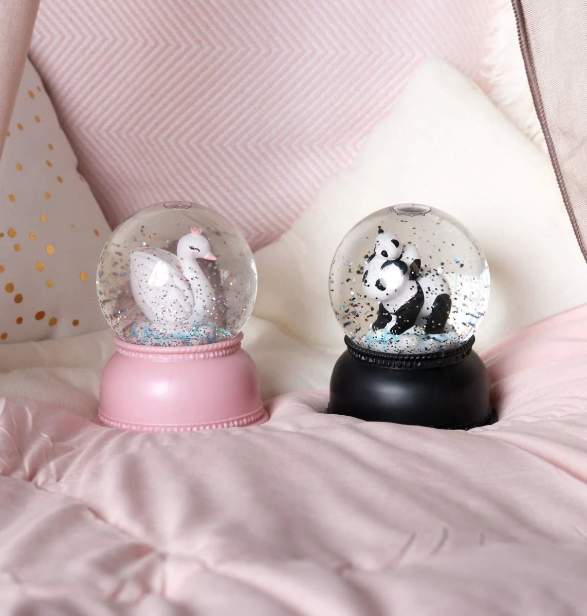 Limited Edition Snow Globe Zwaan A Little Lovely Company 4 Limited Edition Snow Globe Zwaan A Little Lovely Company - Afbeelding 4
